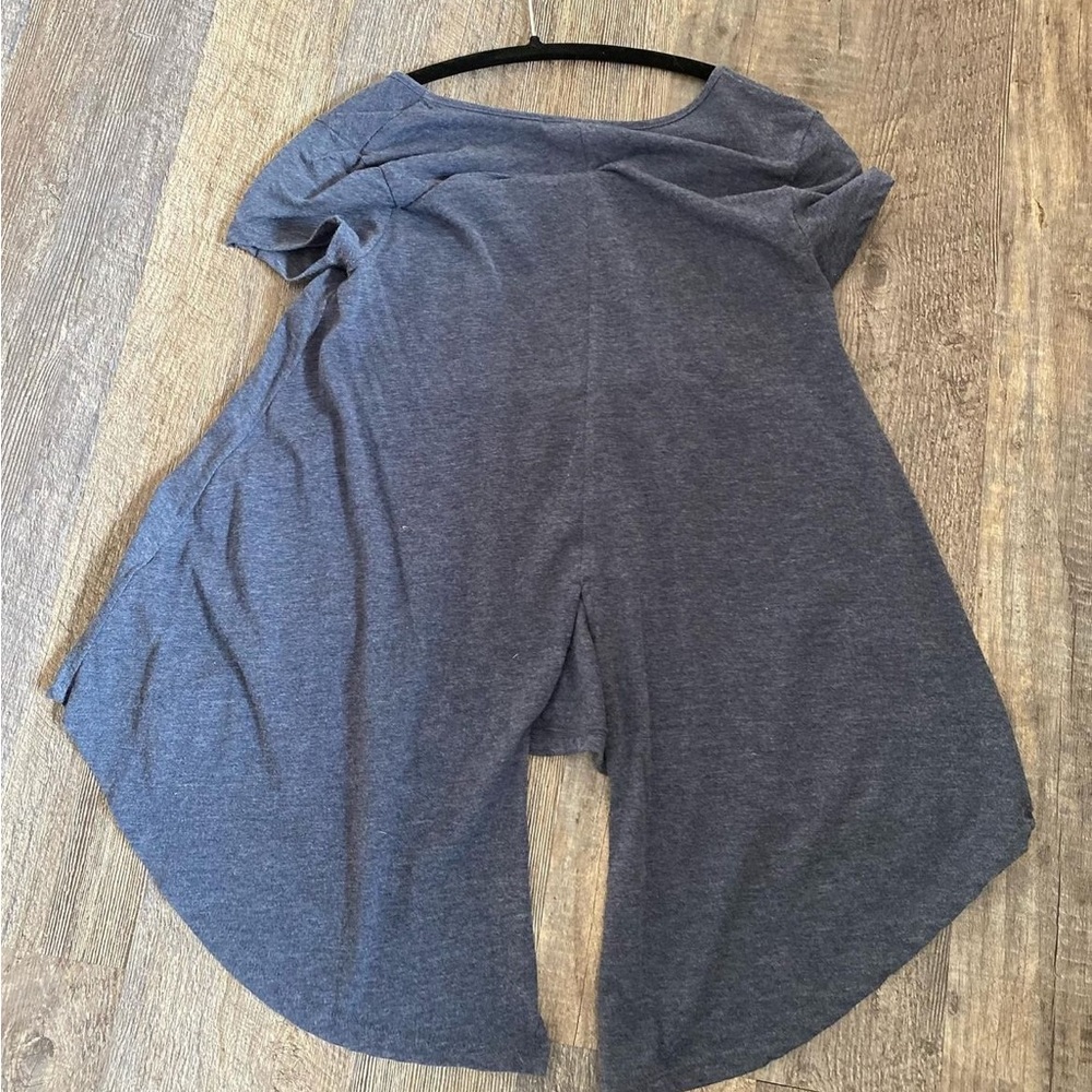 Tshirt split back